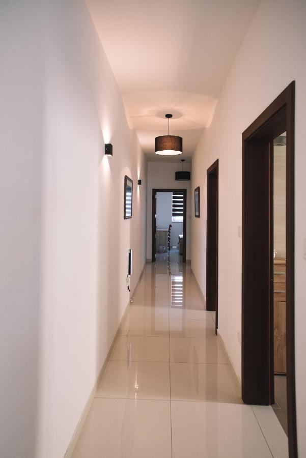 Modern 3 Bedroom With Ac Apartment Żabbar 外观 照片